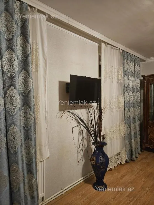 Satılır 4 otaqlı köhnə tikili 72 m²