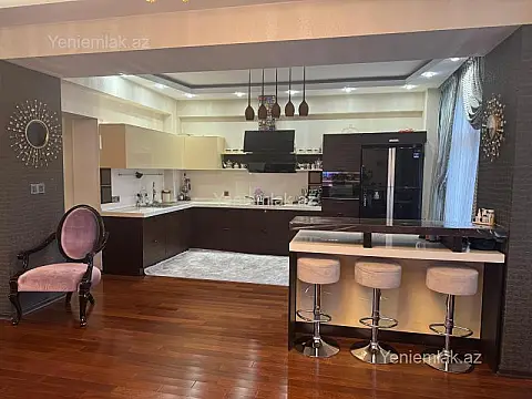 Satılır 4 otaqlı yeni tikili 165 m²