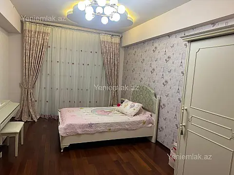 Satılır 4 otaqlı yeni tikili 165 m²