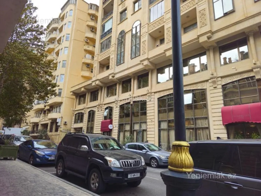 Satılır 4 otaqlı yeni tikili 148 m²