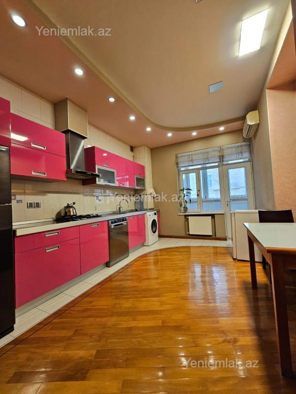 Satılır 4 otaqlı yeni tikili 148 m²