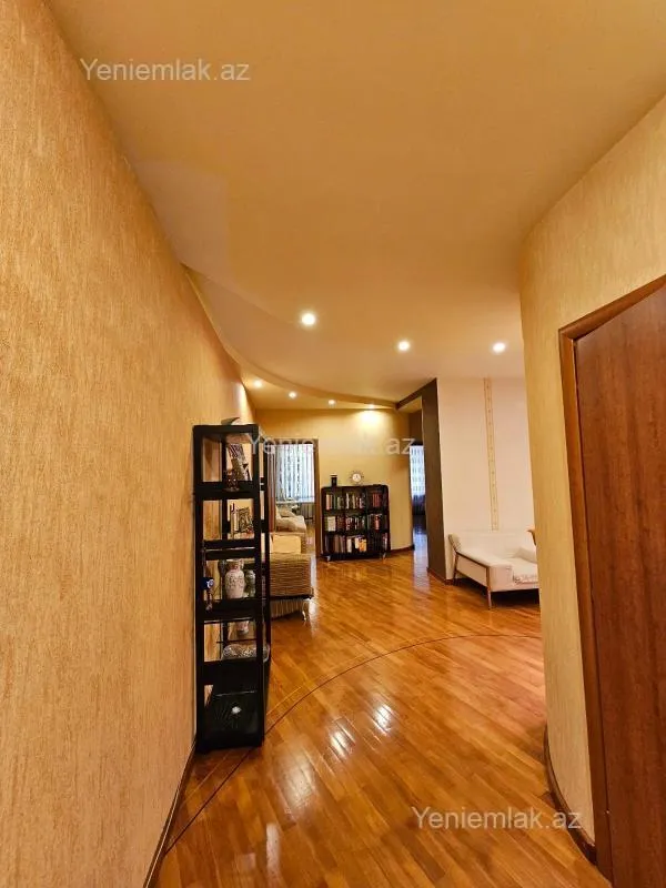 Satılır 4 otaqlı yeni tikili 148 m²