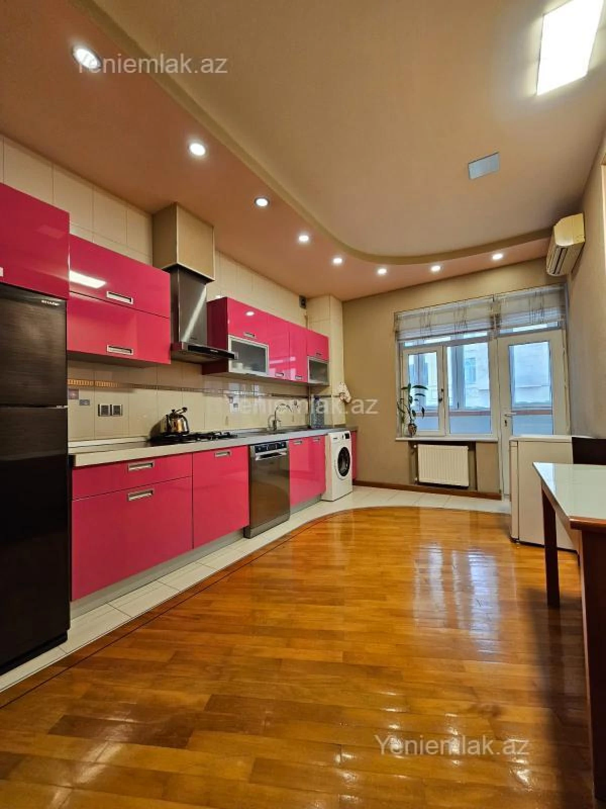 Satılır 4 otaqlı yeni tikili 148 m²