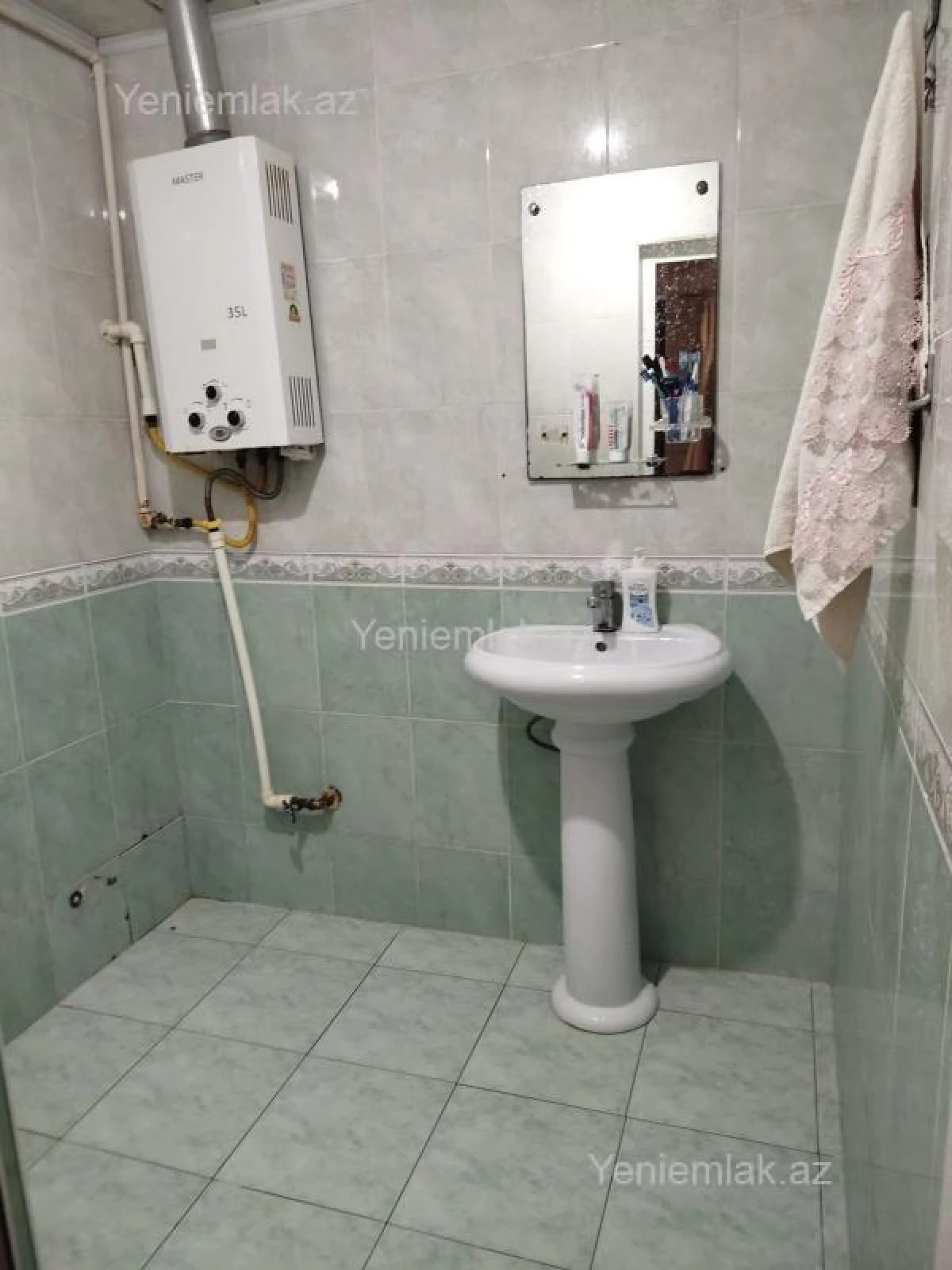 Satılır 3 otaqlı köhnə tikili 65 m²