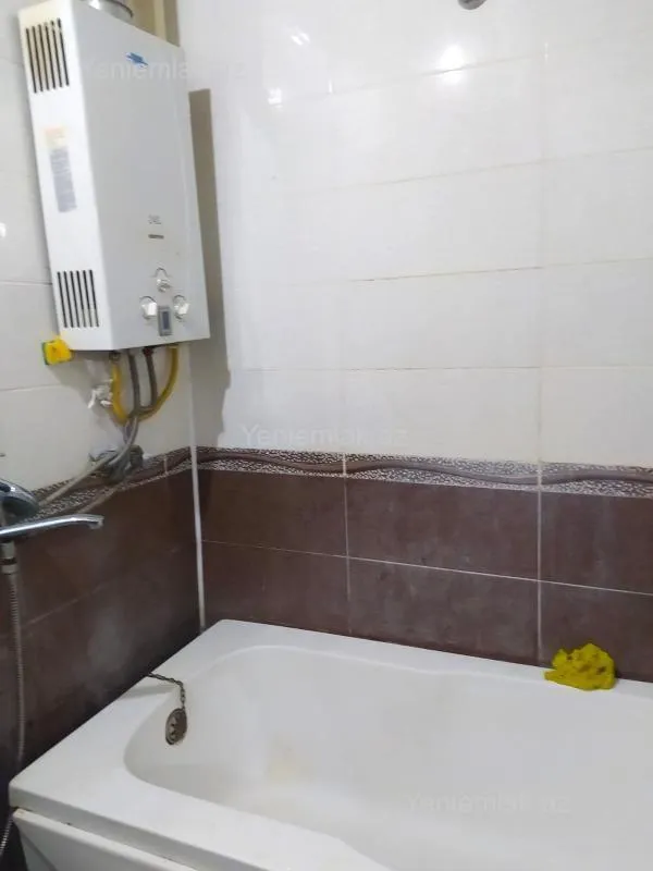 Satılır 2 otaqlı köhnə tikili 65 m²