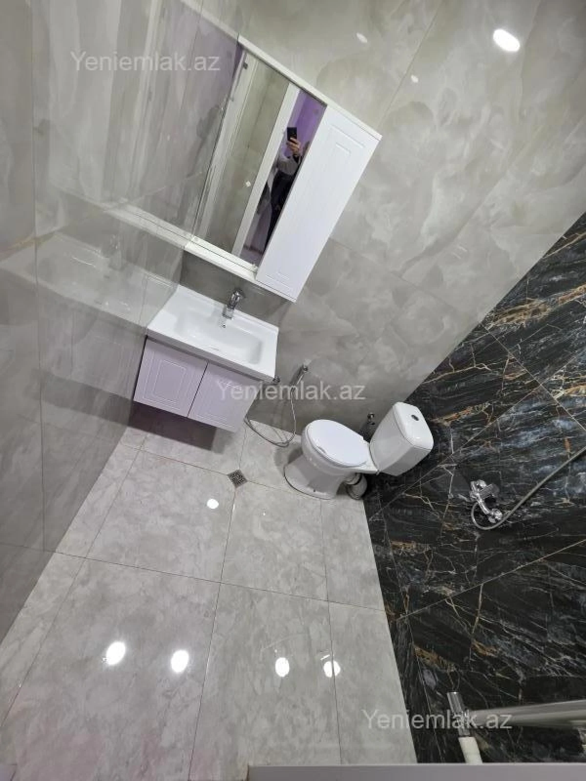 Satılır 2 otaqlı yeni tikili 61.5 m²