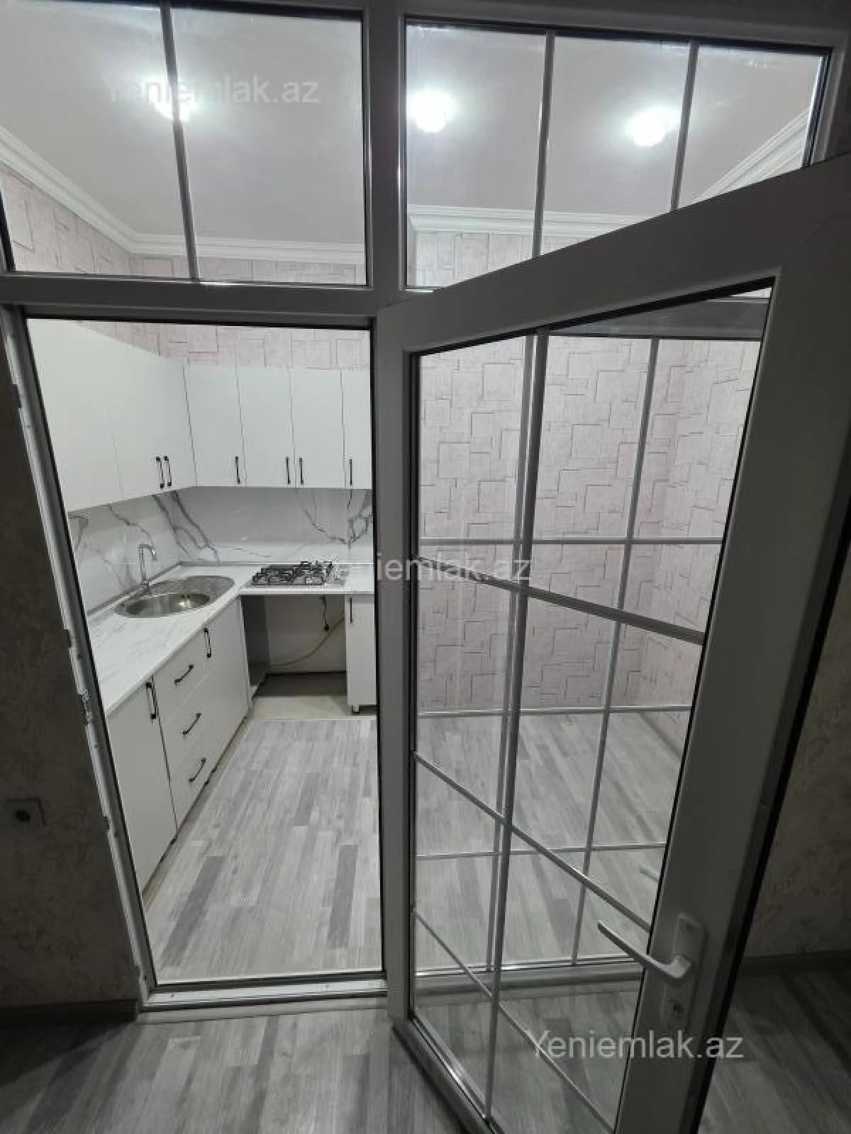 Satılır 2 otaqlı yeni tikili 61.5 m²