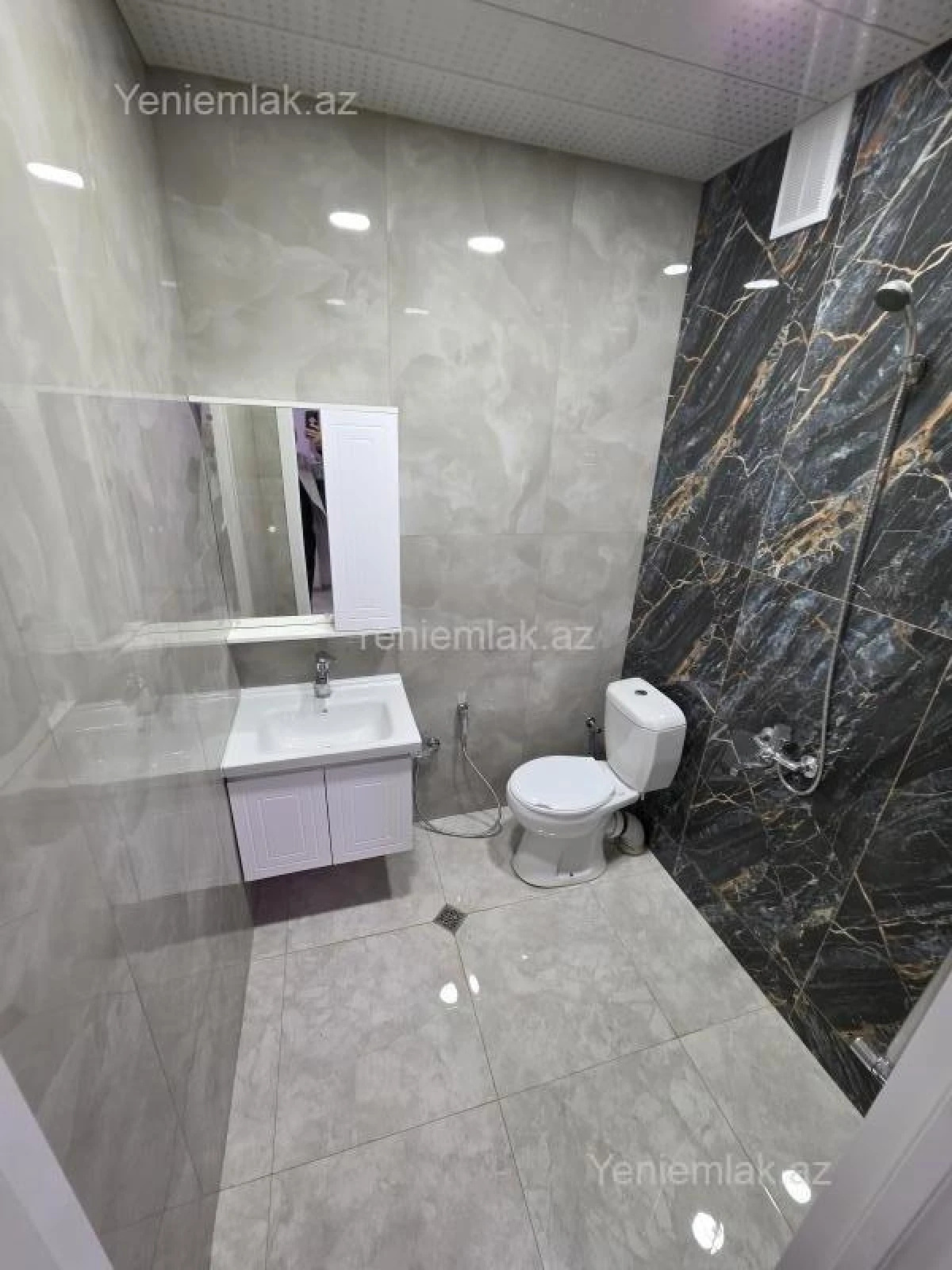 Satılır 2 otaqlı yeni tikili 61.5 m²