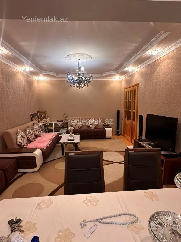 Satılır 4 otaqlı köhnə tikili 95 m²