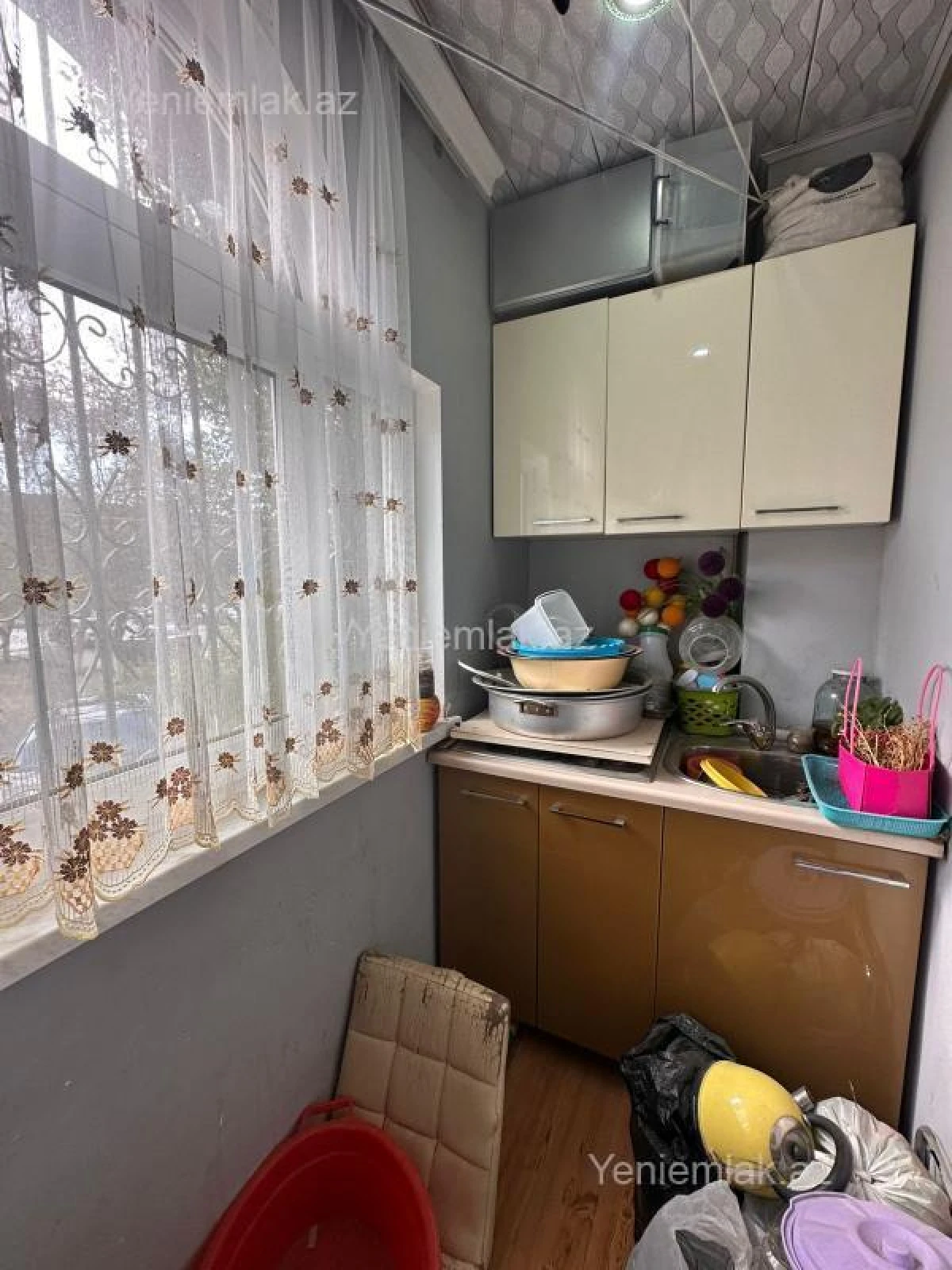 Satılır 4 otaqlı köhnə tikili 95 m²