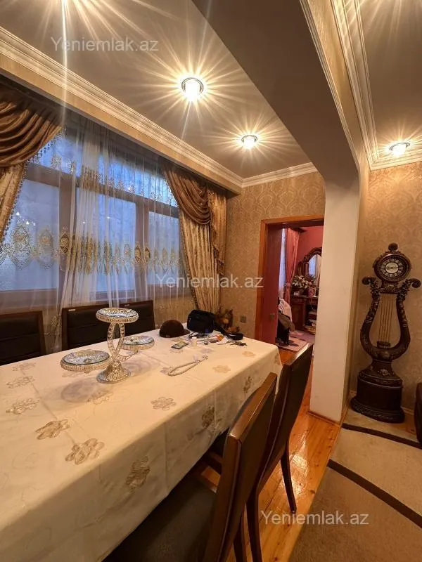 Satılır 4 otaqlı köhnə tikili 95 m²