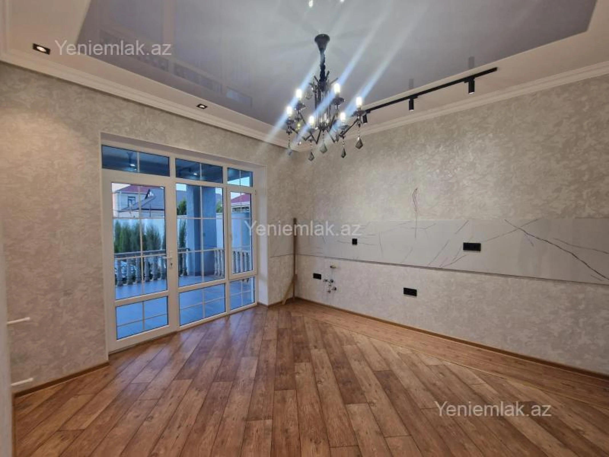 Satılır 4 otaqlı həyət evi 145 m²