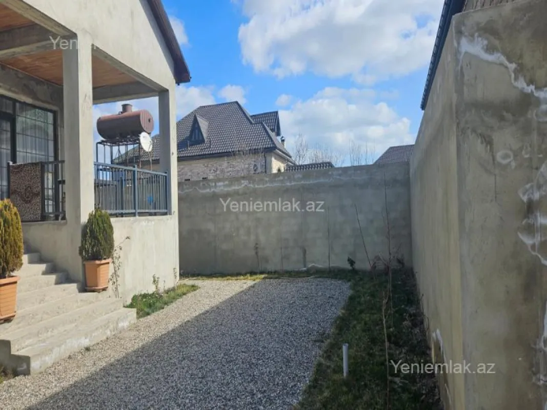 Satılır 4 otaqlı həyət evi 148 m²