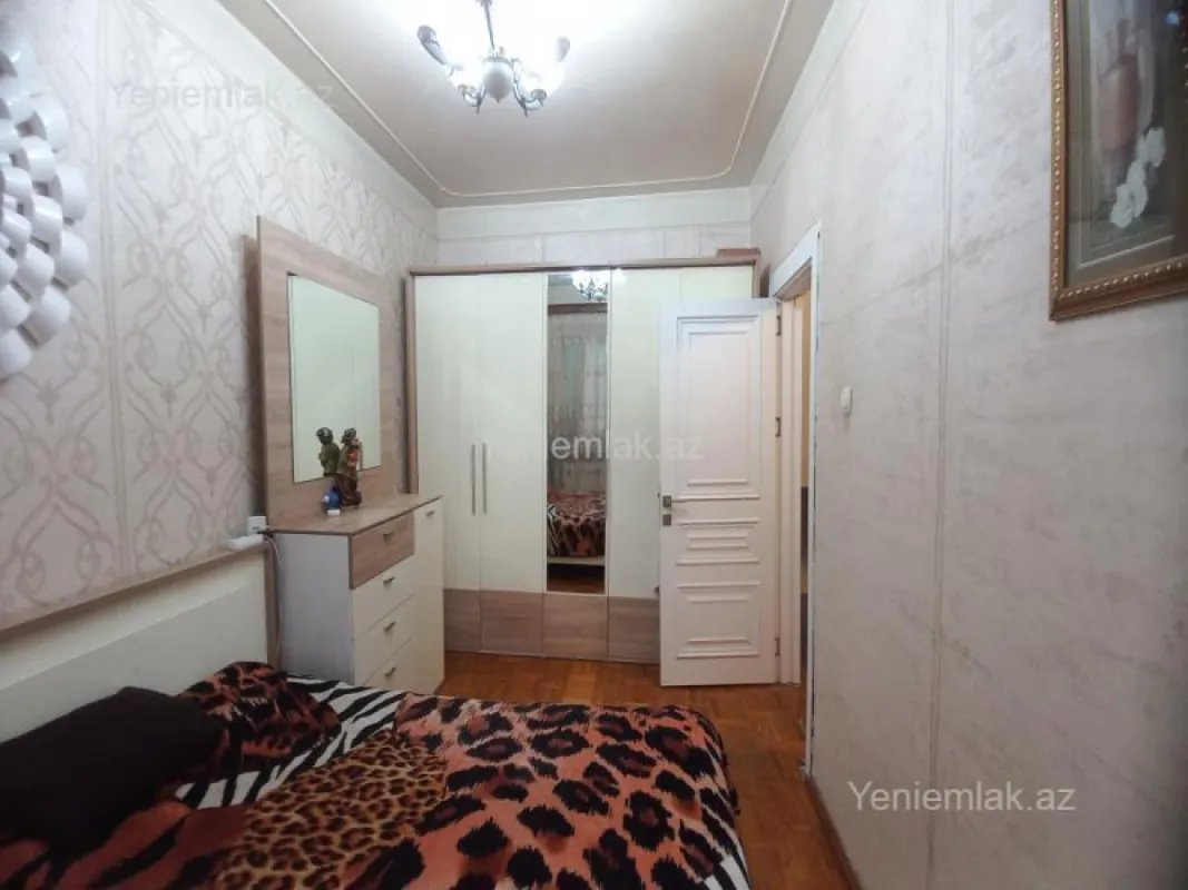 Satılır 4 otaqlı köhnə tikili 86 m²