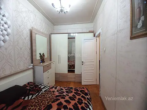Satılır 4 otaqlı köhnə tikili 86 m²