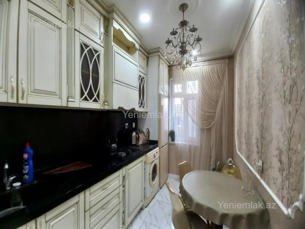 Satılır 4 otaqlı köhnə tikili 86 m²