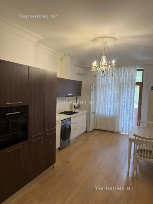 Satılır 3 otaqlı yeni tikili 120 m²