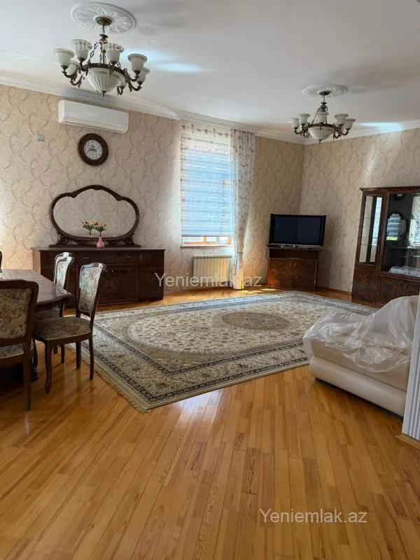 Satılır 6 otaqlı həyət evi 280 m²
