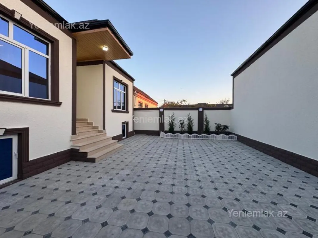 Satılır 4 otaqlı həyət evi 125 m²
