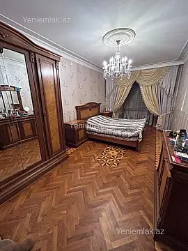 Satılır 4 otaqlı köhnə tikili 105 m²