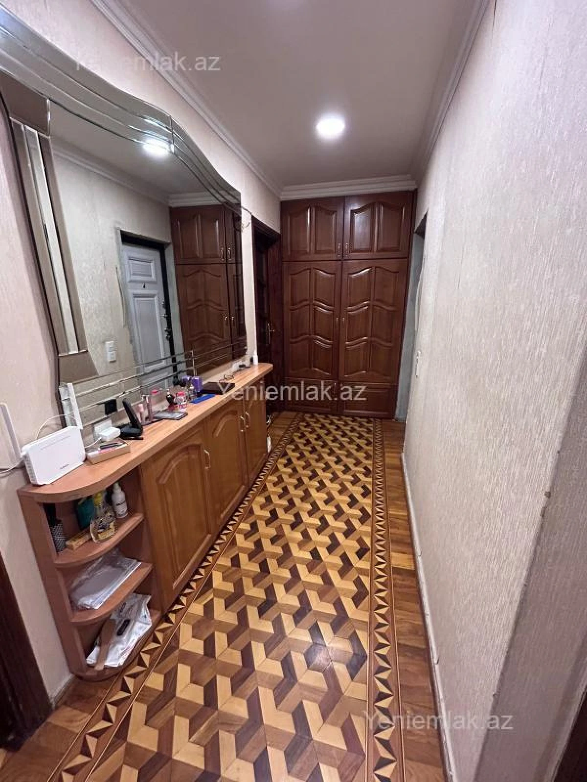 Satılır 4 otaqlı köhnə tikili 105 m²