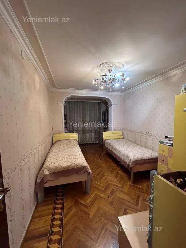 Satılır 4 otaqlı köhnə tikili 105 m²