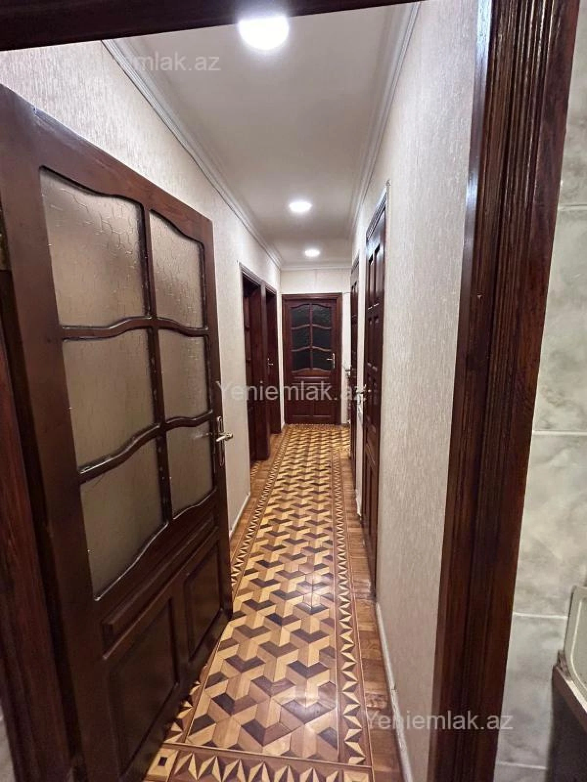 Satılır 4 otaqlı köhnə tikili 105 m²