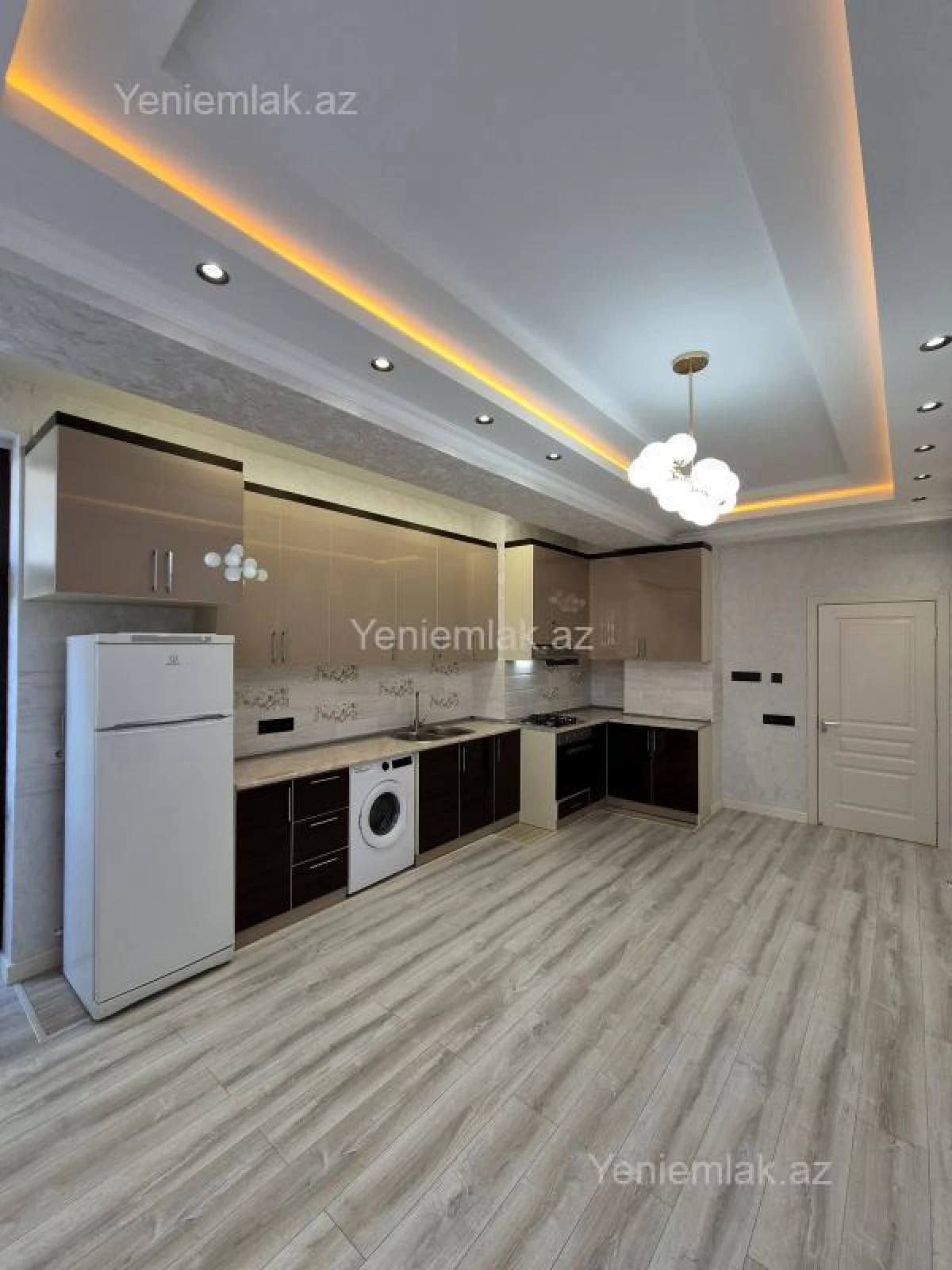 Satılır 3 otaqlı yeni tikili 145 m²