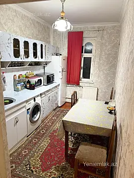 Satılır 3 otaqlı köhnə tikili 70 m²