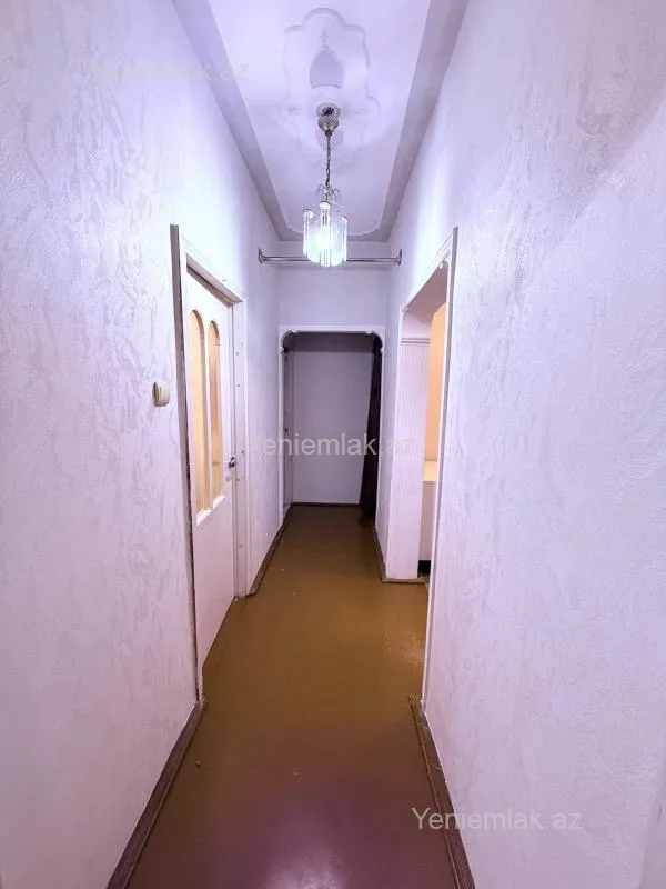 Satılır 3 otaqlı köhnə tikili 70 m²