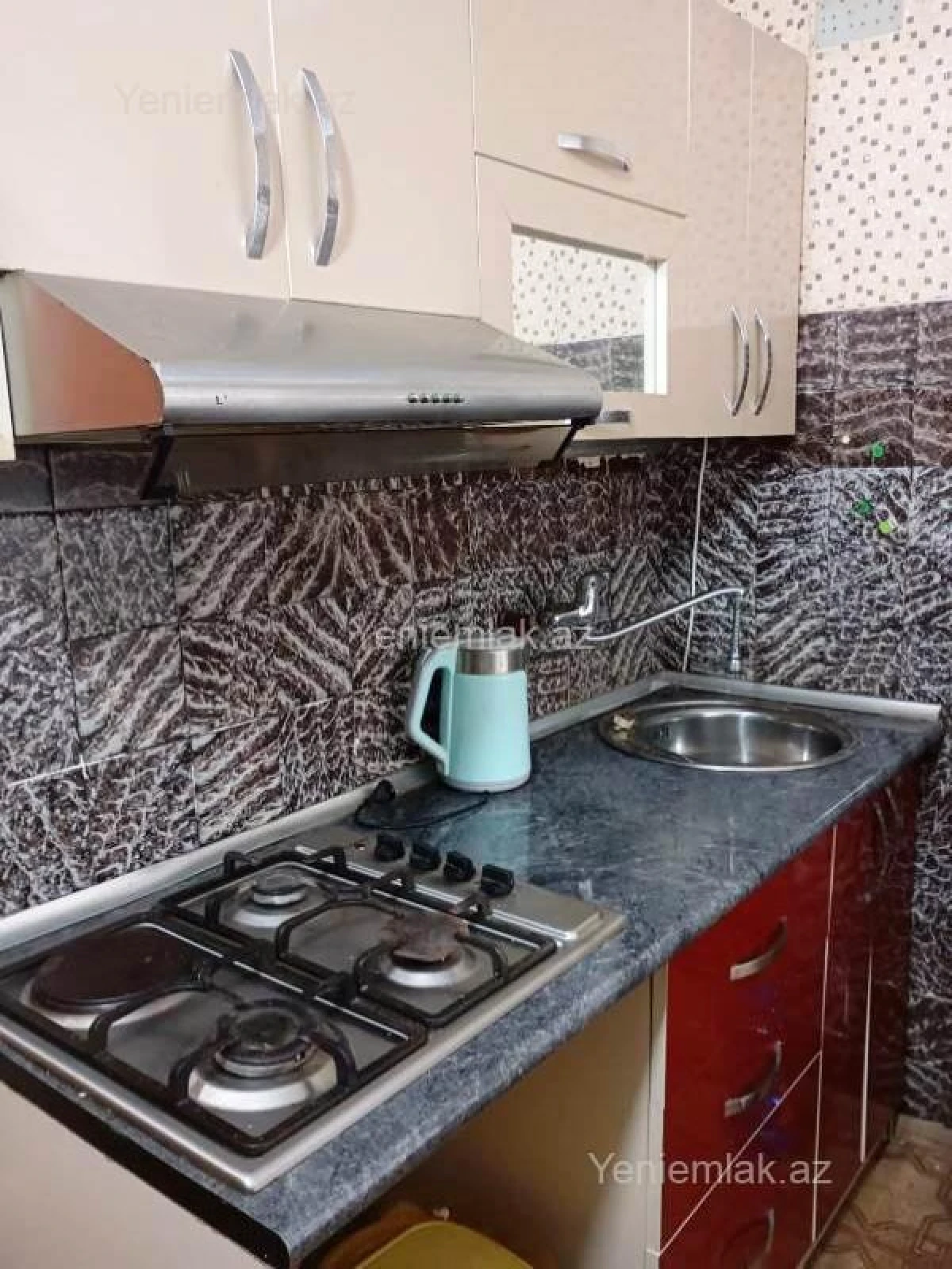 Satılır 2 otaqlı köhnə tikili 50 m²