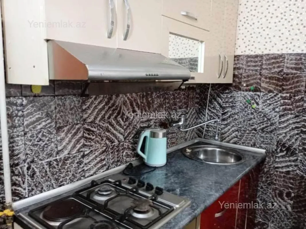 Satılır 2 otaqlı köhnə tikili 50 m²