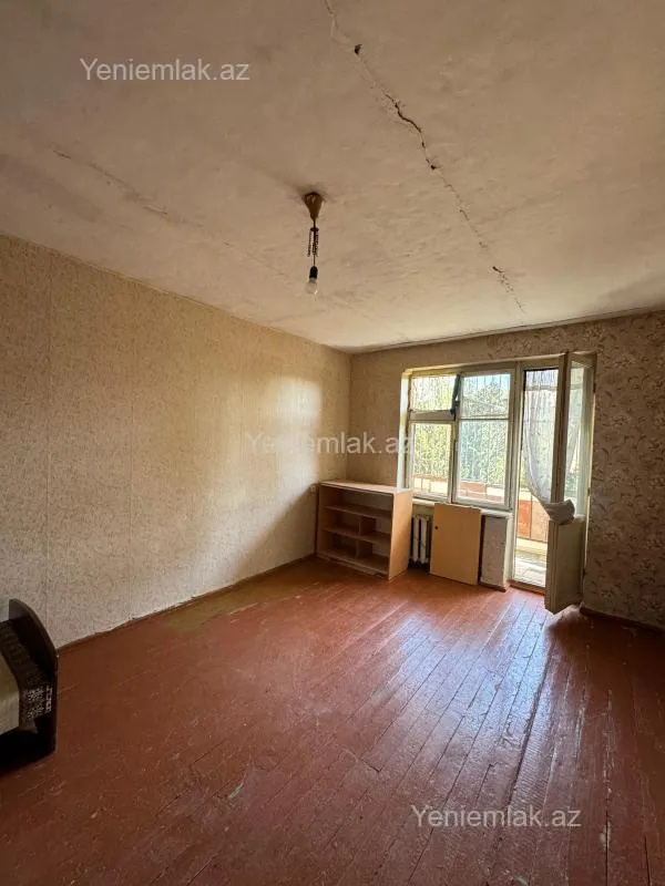 Satılır 3 otaqlı köhnə tikili 75 m²