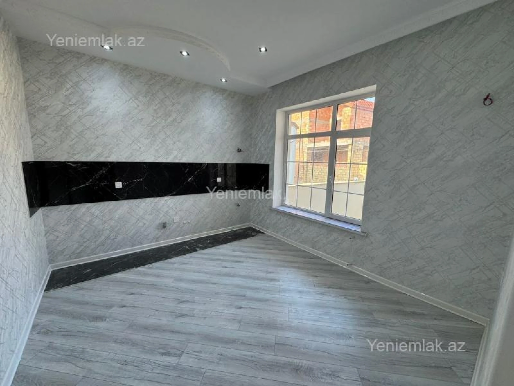 Satılır 4 otaqlı həyət evi 140 m²