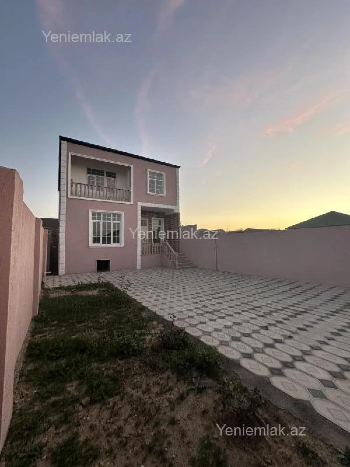 Satılır 4 otaqlı həyət evi 180 m²