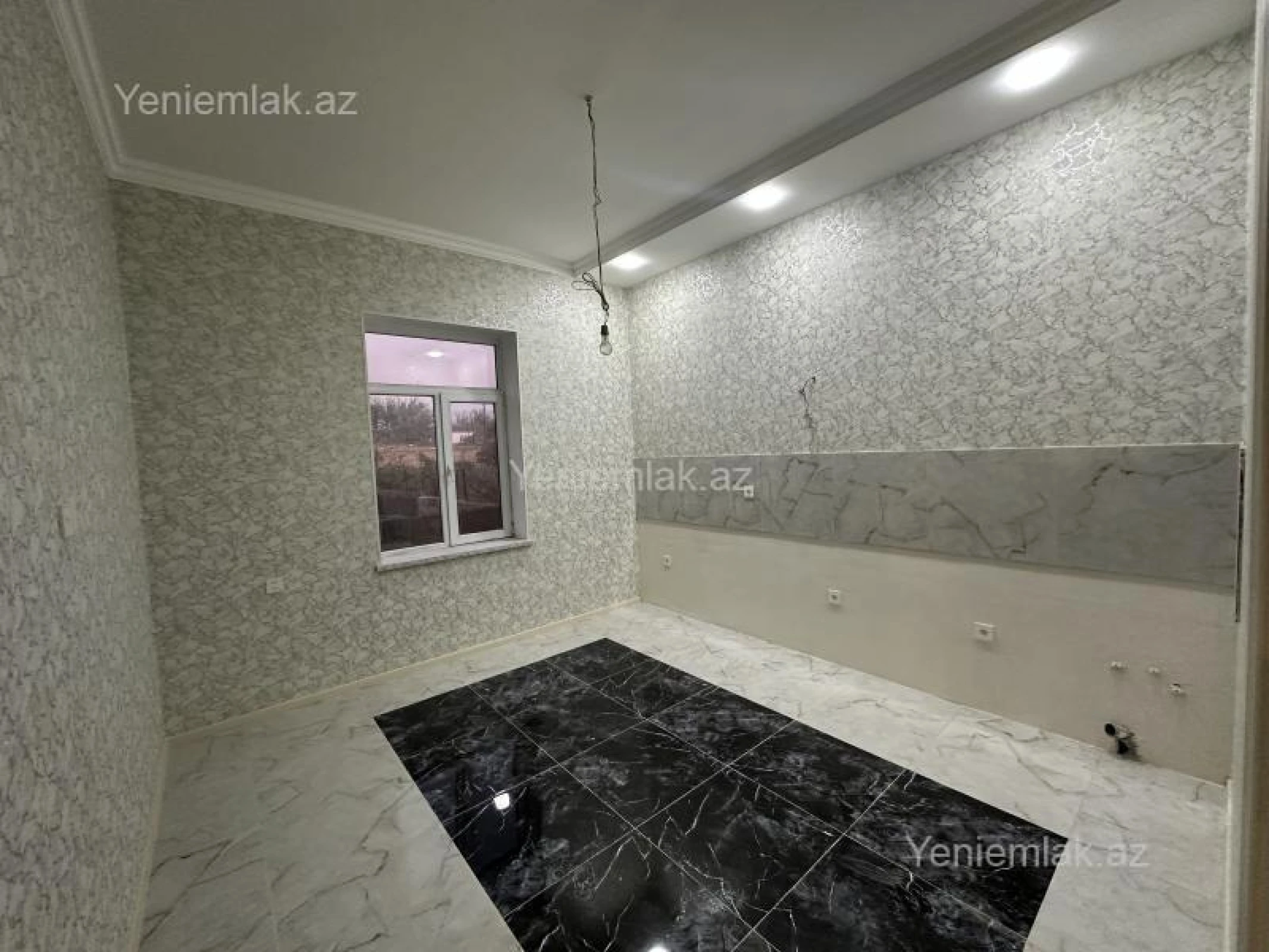 Satılır 4 otaqlı həyət evi 180 m²