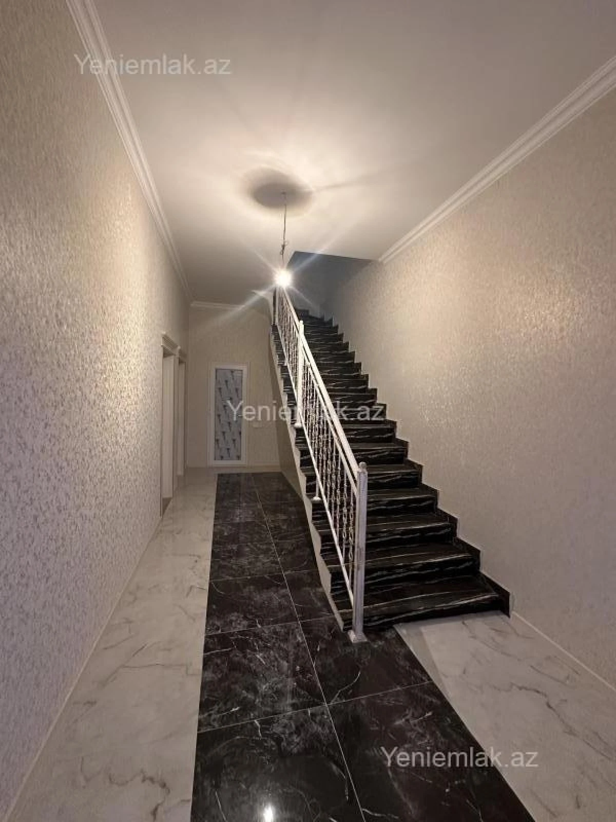 Satılır 4 otaqlı həyət evi 180 m²