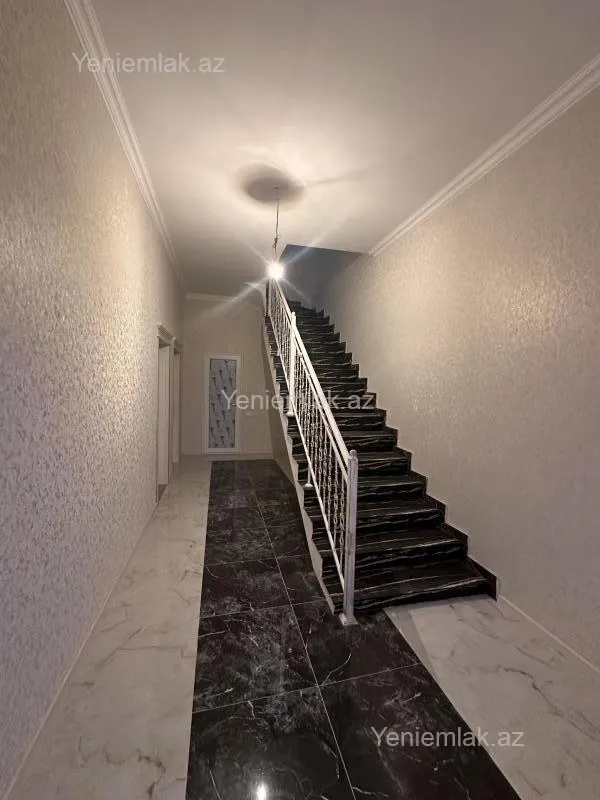 Satılır 4 otaqlı həyət evi 180 m²