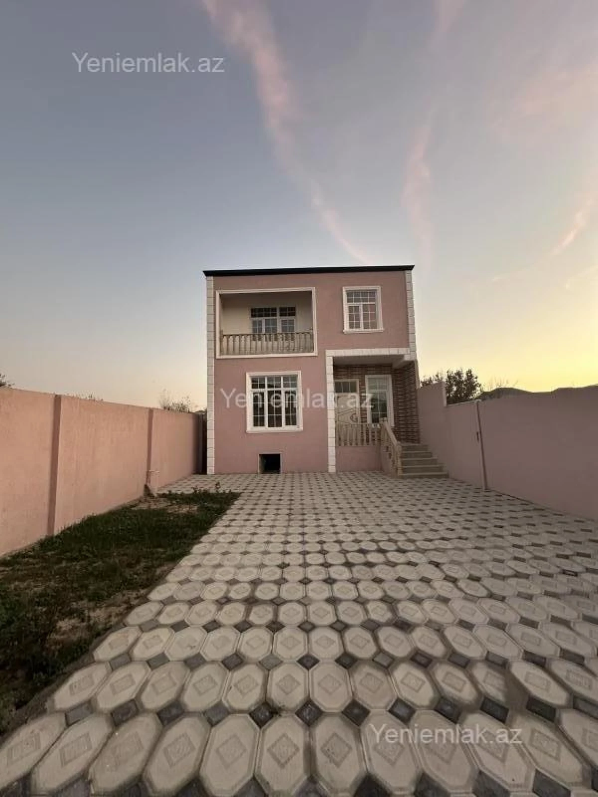 Satılır 4 otaqlı həyət evi 180 m²