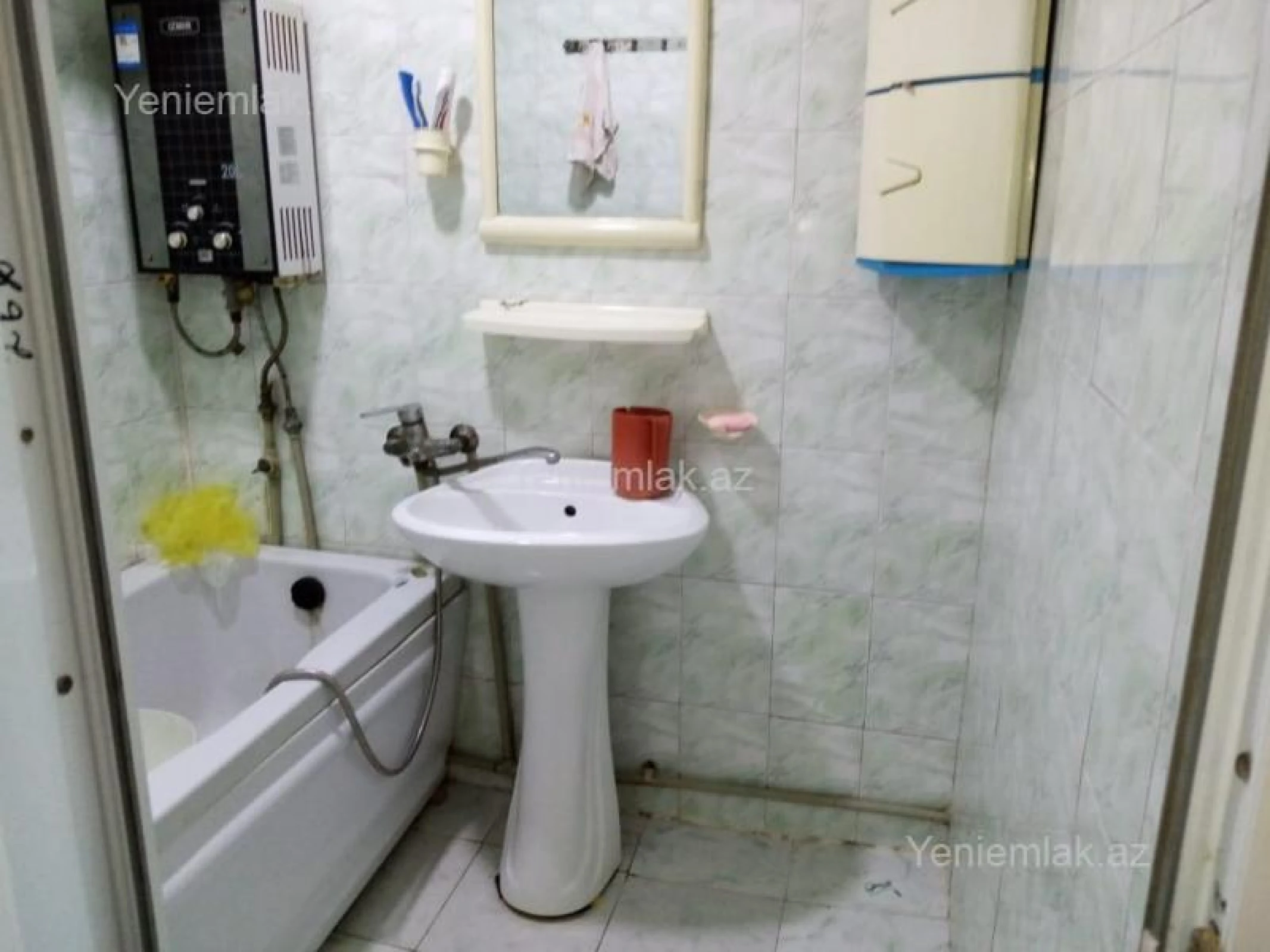 Satılır 3 otaqlı köhnə tikili 72 m²