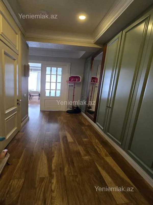 Satılır 3 otaqlı yeni tikili 115 m²