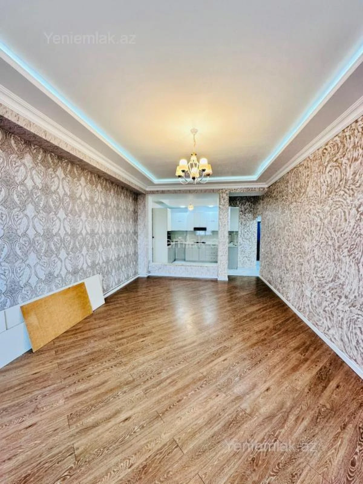 Satılır 2 otaqlı köhnə tikili 105 m²