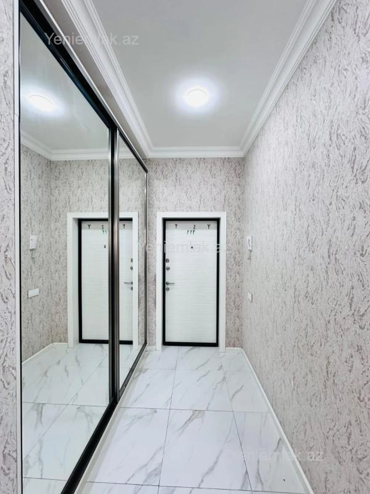 Satılır 2 otaqlı köhnə tikili 105 m²