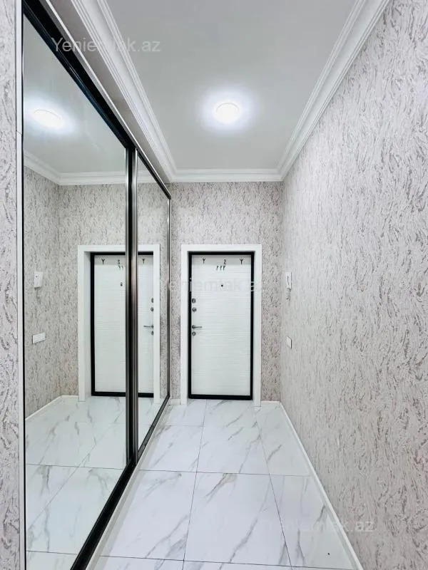 Satılır 2 otaqlı köhnə tikili 105 m²