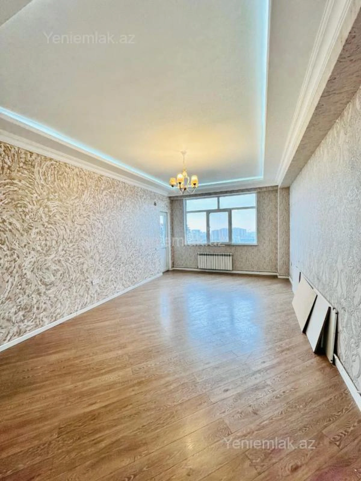 Satılır 2 otaqlı köhnə tikili 105 m²