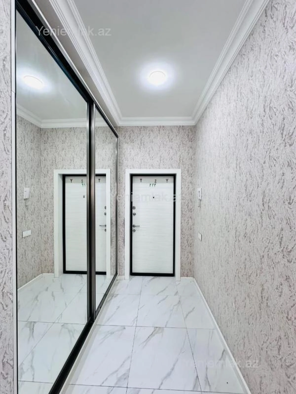 Satılır 2 otaqlı köhnə tikili 105 m²