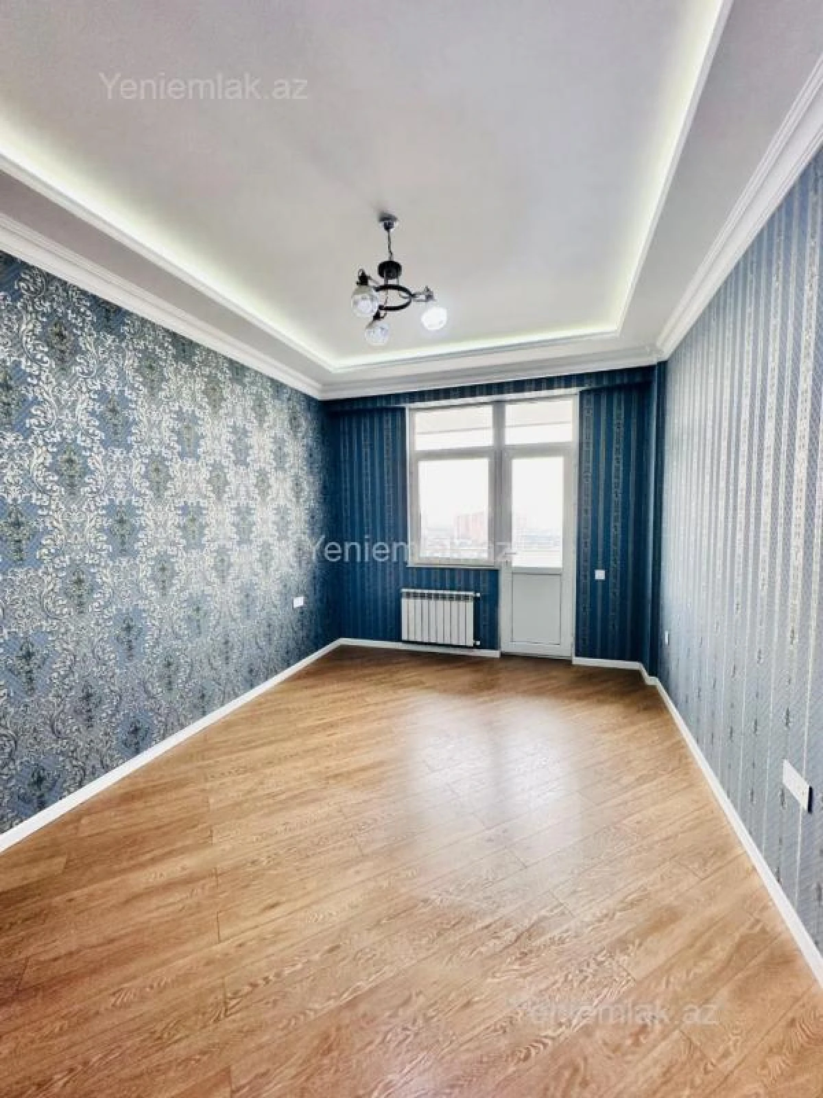 Satılır 2 otaqlı köhnə tikili 105 m²