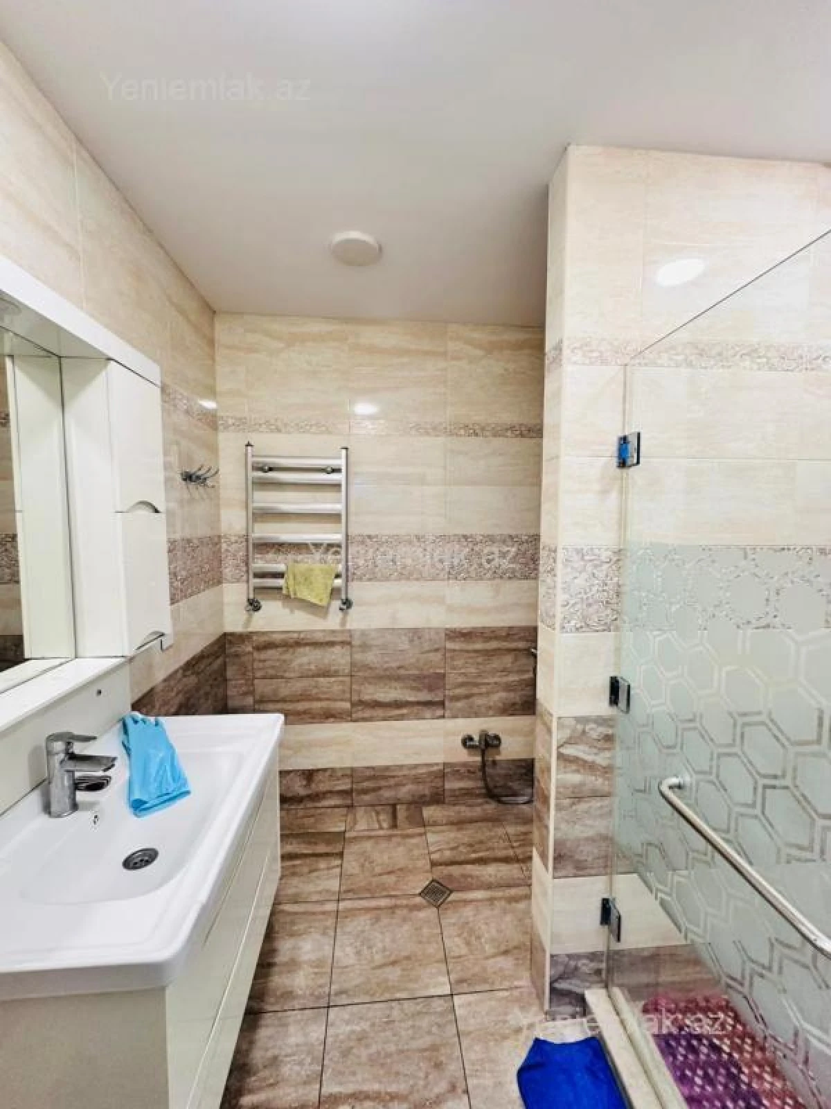 Satılır 2 otaqlı köhnə tikili 105 m²