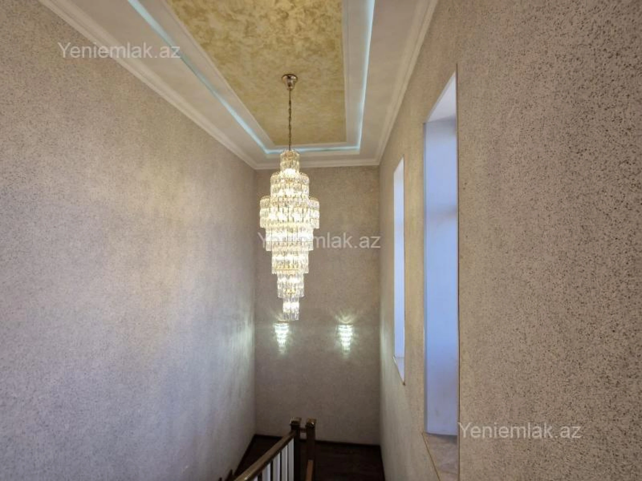 Satılır 6 otaqlı həyət evi 224 m²