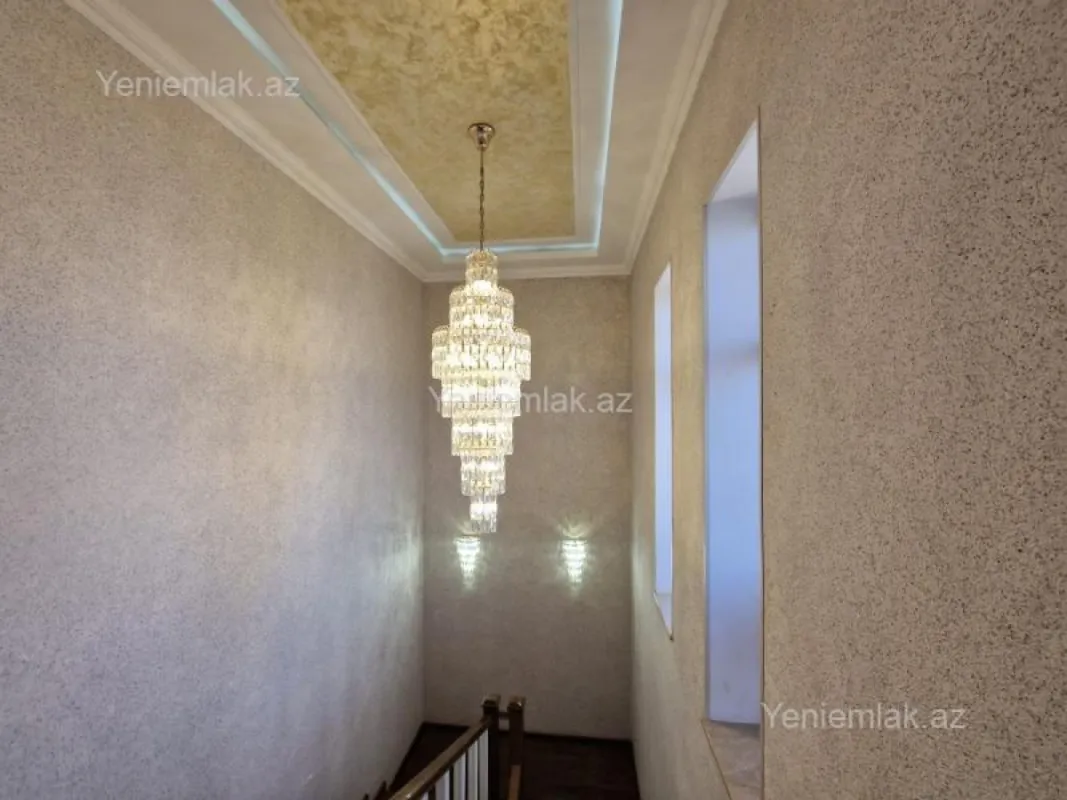 Satılır 6 otaqlı həyət evi 224 m²